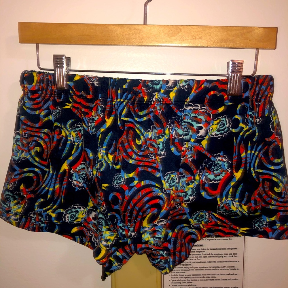 🤠🤠Men’s Uzzi Swim trunks. Size L